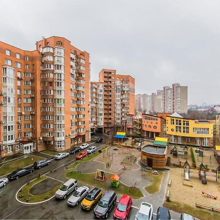 Комфортная Двухкомнатная Квартира Возле Метро Академгородок Kijów Zewnętrze zdjęcie