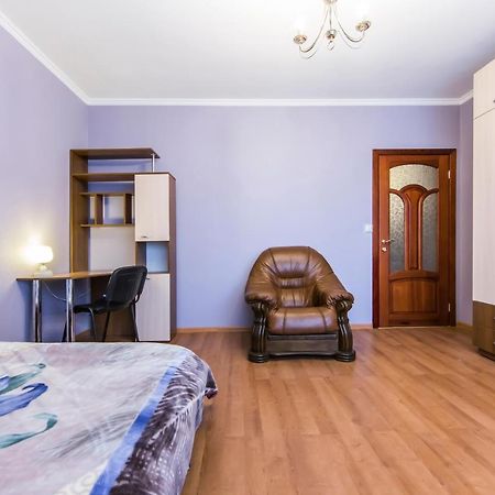 Комфортная Двухкомнатная Квартира Возле Метро Академгородок Kijów Zewnętrze zdjęcie